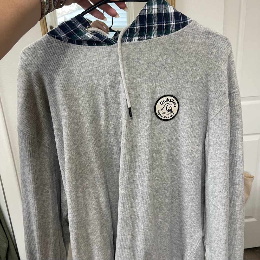 Quicksilver hoodie ✨